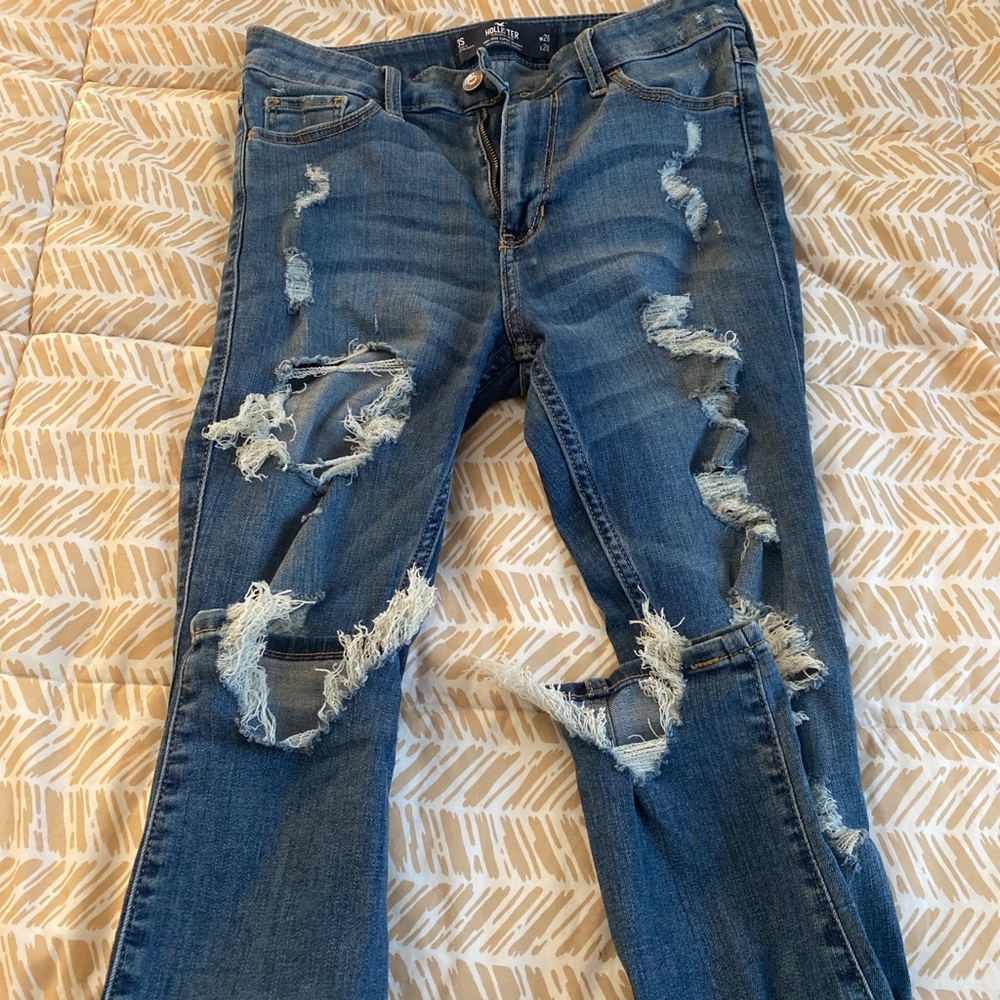 Hollister ripped skinny jeans